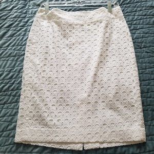 EUC Loft White Pencil Skirt Size 6